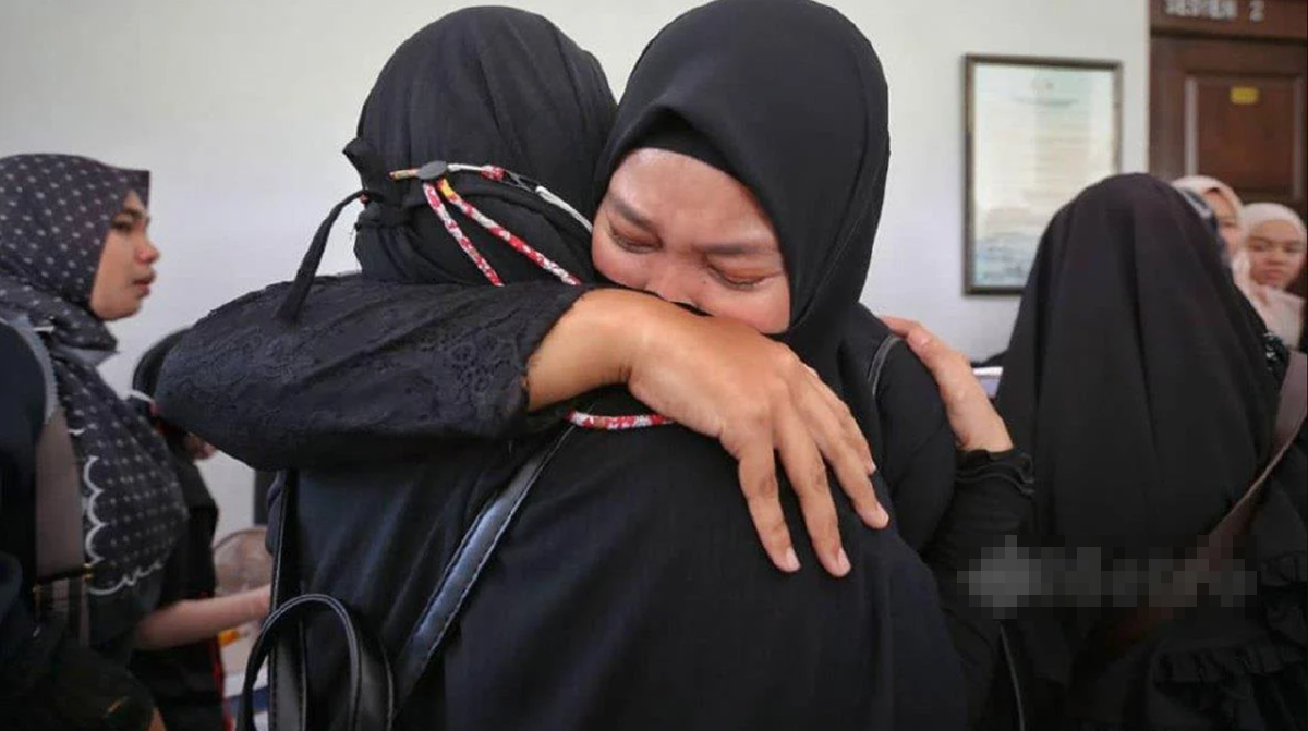 ibu baby Syifa menangis di mahkamah